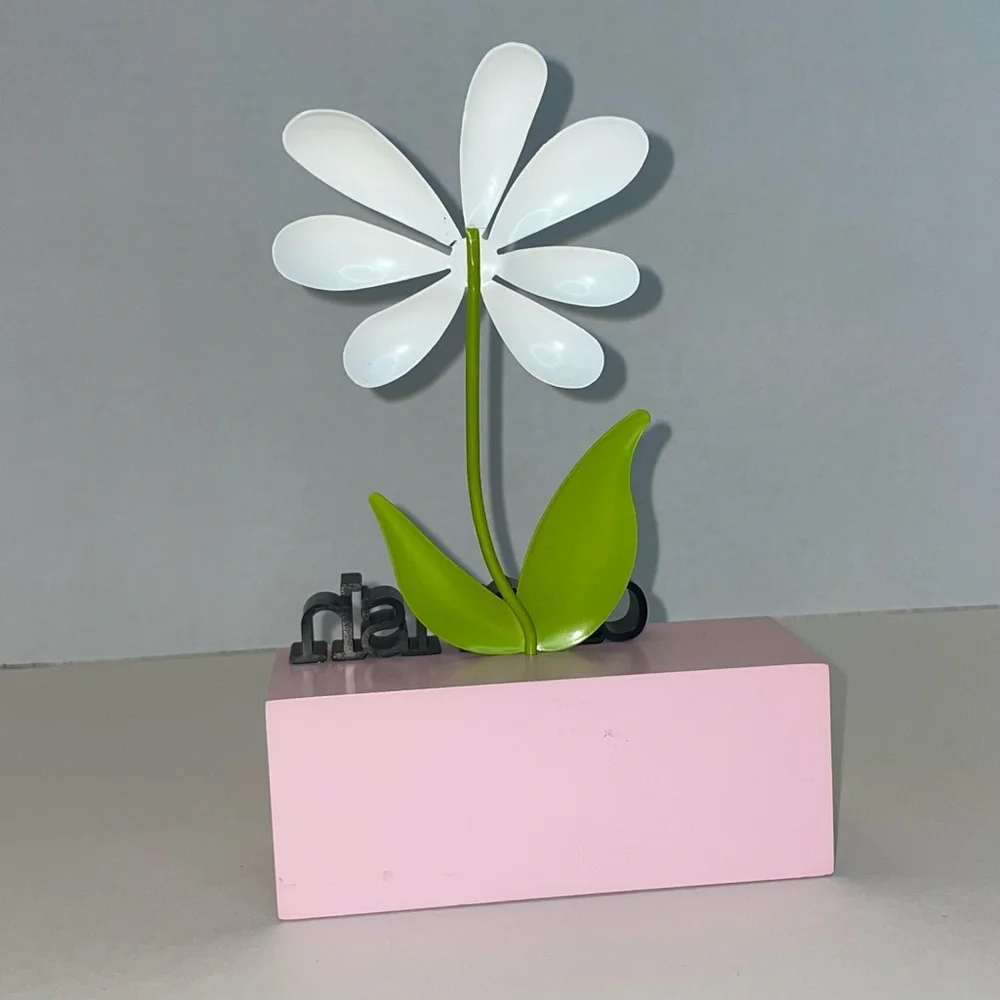 ‘Cherish’ Flower Decor - Picture 2 of 4